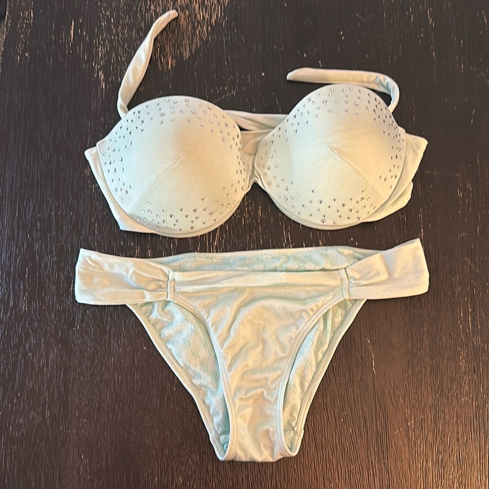 Victoria’s Secret bathing suite size small 32DD strapless Bikini aqua
